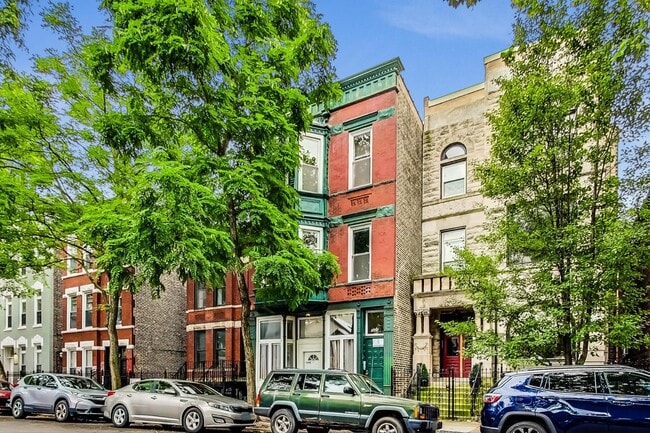 property at 1645 W Huron St