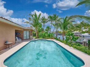 2810 NE 48th Ct in Lighthouse Point, FL - Building Photo - Building Photo