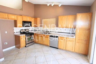 16060 W Desert Bloom St in Goodyear, AZ - Building Photo - Building Photo