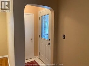 3132 Dominion Blvd in Windsor, ON - Building Photo - Building Photo