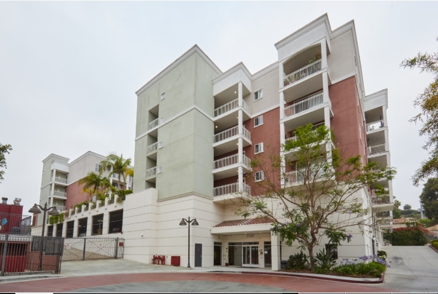 Bedford Promenade in Los Angeles, CA - Building Photo