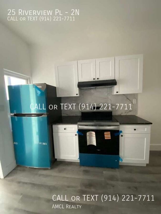 property at 25 Riverview Pl