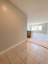 2504 Western Ave in Seattle, WA - Building Photo - Building Photo