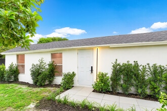 107 SW 4th Ave in Delray Beach, FL - Building Photo - Building Photo