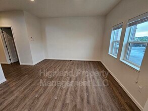 502 NE Stadium Way in Pullman, WA - Foto de edificio - Building Photo