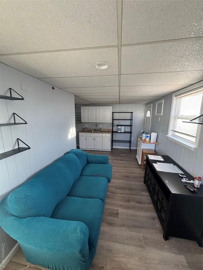 119 Sequoia Dr in Coram, NY - Building Photo - Building Photo