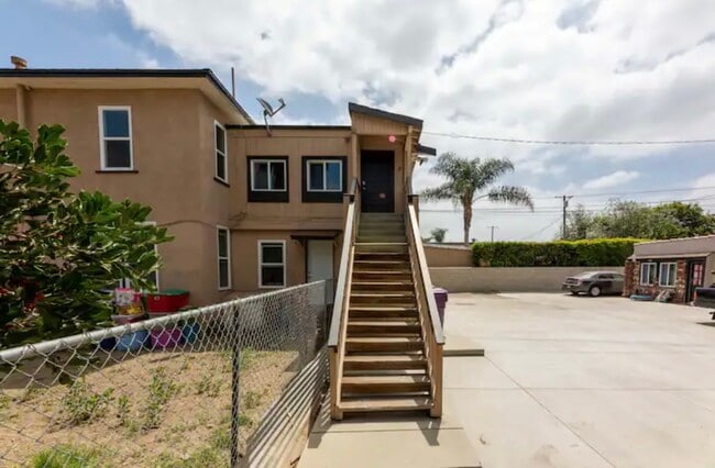 154 E Plymouth St in Long Beach, CA - Building Photo - Building Photo