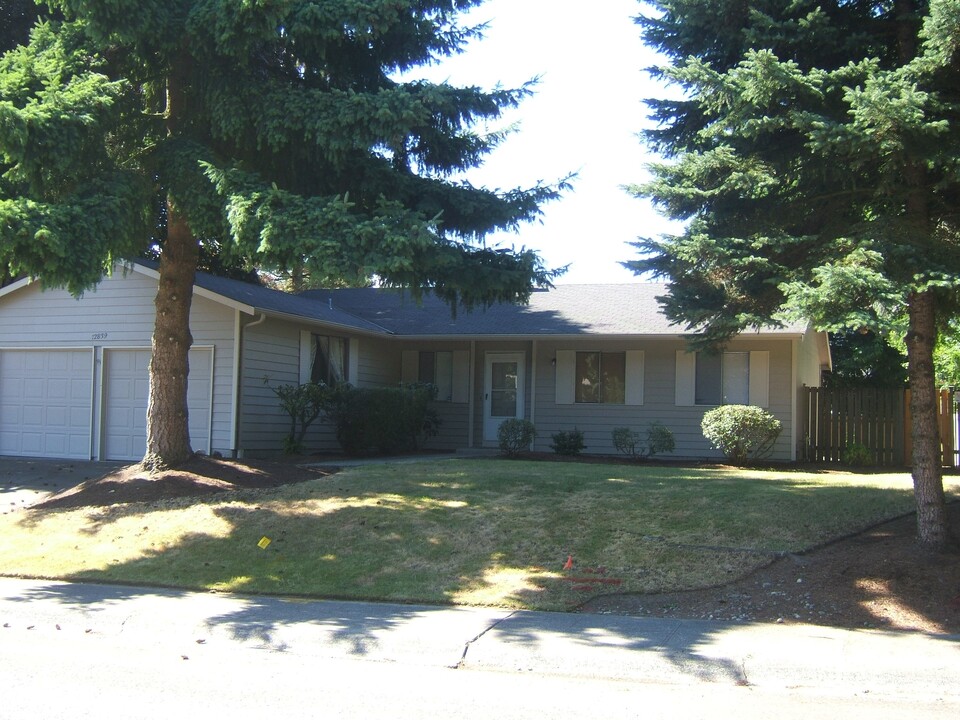 12839 NE 144th Way in Kirkland, WA - Building Photo