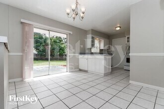 1007 Park St in Seffner, FL - Building Photo - Building Photo