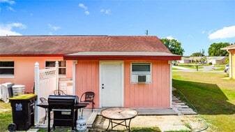 739 Dromedary Dr in Kissimmee, FL - Building Photo