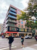 42-78-78 Main St in Queens, NY - Building Photo