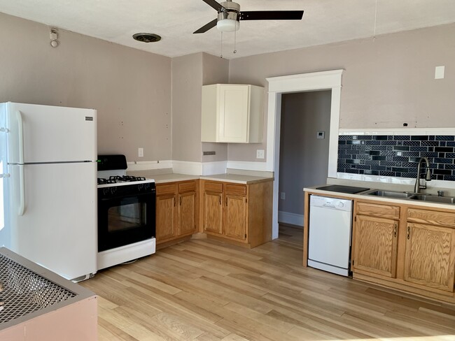 366 Hillside Ave, Unit 1