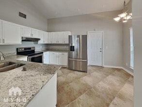 8308 Steamboat Ln in Tampa, FL - Building Photo - Building Photo