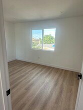 3777 Logan Ave, Unit 101 in San Diego, CA - Foto de edificio - Building Photo