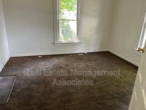 324 W Poplar St in Griffin, GA - Building Photo - Building Photo