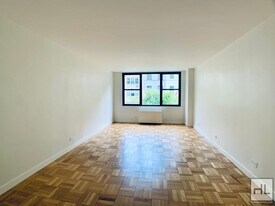 EAST 49 STREET in New York, NY - Building Photo