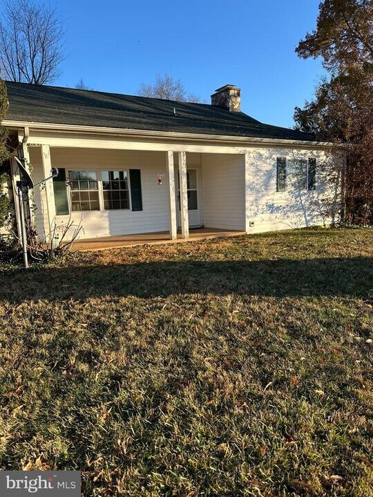 16471 Elmwood Farm Rd in Orange, VA - Building Photo