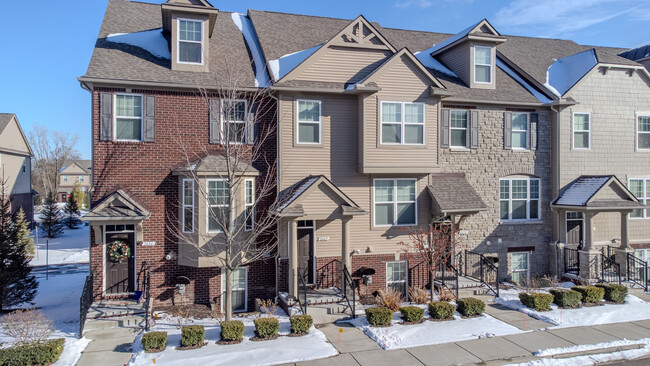 2662 Helmsdale Cir in Rochester Hills, MI - Building Photo - Building Photo