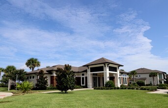 Atwater Apartments in Tavares, FL - Foto de edificio - Building Photo