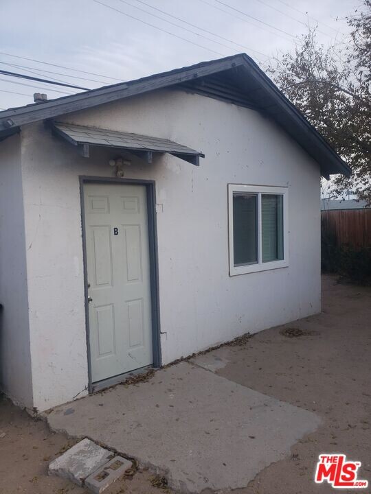 15365 Westside Rd in Victorville, CA - Building Photo