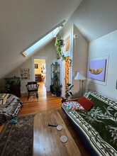 9 Summer St, Unit 3 in Northampton, MA - Foto de edificio - Building Photo