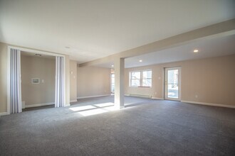 404 E Barnard St, Unit Rear in West Chester, PA - Foto de edificio - Building Photo