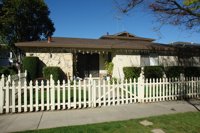 1341 Lexington Dr in San Jose, CA - Foto de edificio - Building Photo