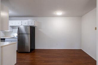 Lamplight Village Apartments in Monroe, NY - Foto de edificio - Interior Photo