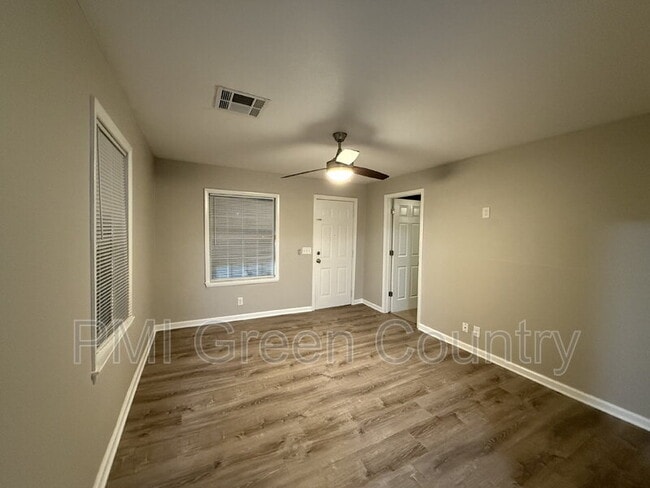 203 W Knoxville St in Broken Arrow, OK - Building Photo - Building Photo