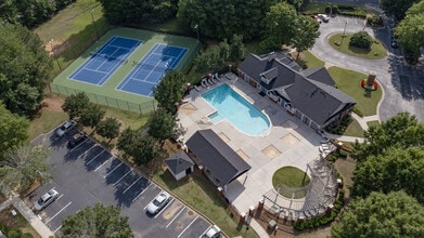 Landings at Sweetwater Creek in Lithia Springs, GA - Foto de edificio - Building Photo
