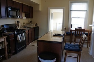 818 Hollins St in Baltimore, MD - Building Photo - Building Photo