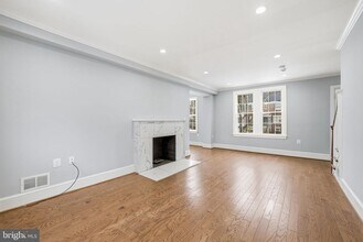 2111 32nd Pl SE in Washington, DC - Building Photo - Building Photo