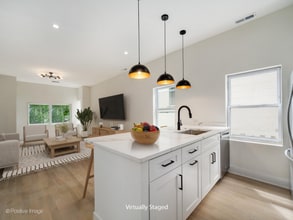 2142 N Maplewood Ave in Chicago, IL - Building Photo - Building Photo