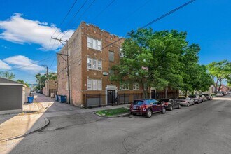 4301 W Potomac Ave Chicago, IL 60651 in Chicago, IL - Building Photo - Building Photo