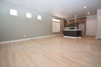 214 Allegheny Pl in Saratoga Springs, UT - Building Photo - Building Photo