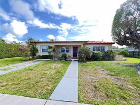 2101 SW 81st Ave in Miami, FL - Building Photo