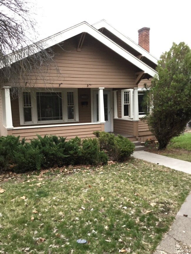 property at 1928 Esplanade Ave