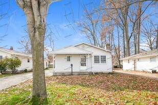 707 Stanford Ave in Elyria, OH - Building Photo