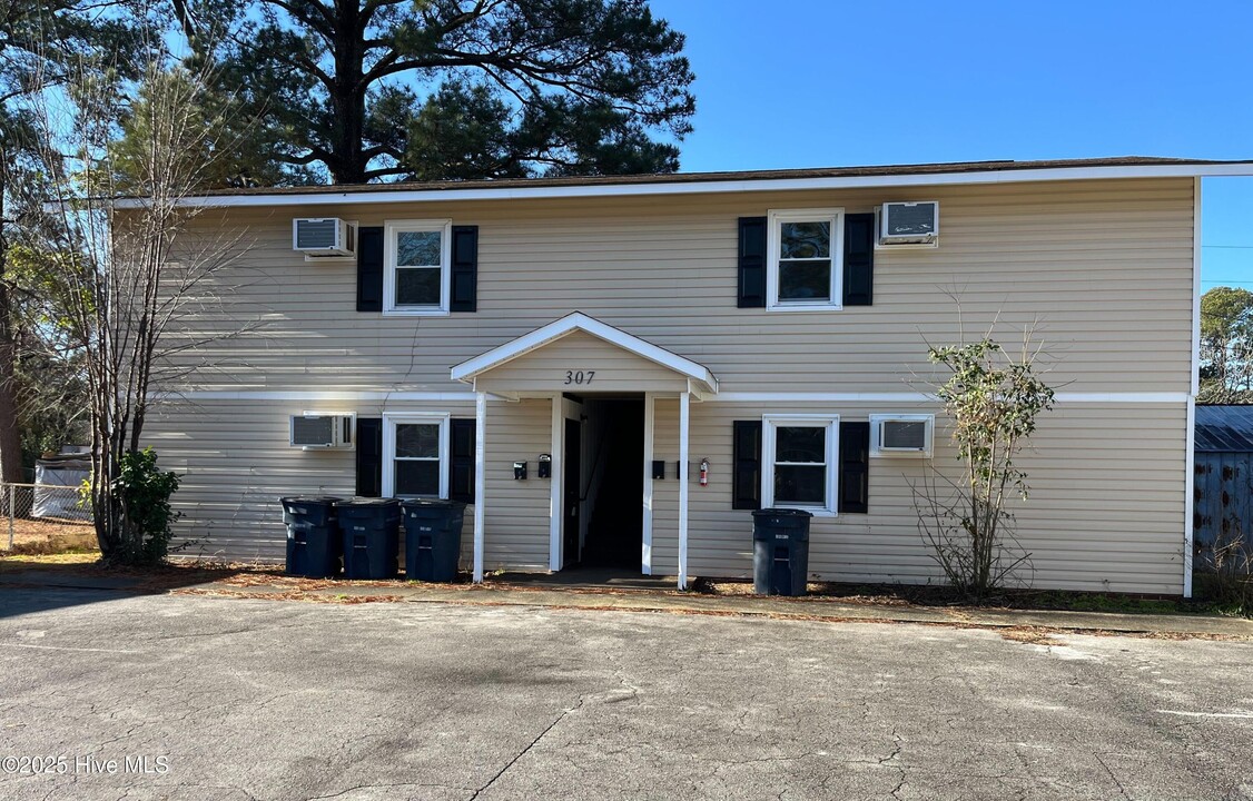 307 Richlands Ave in Jacksonville, NC - Building Photo