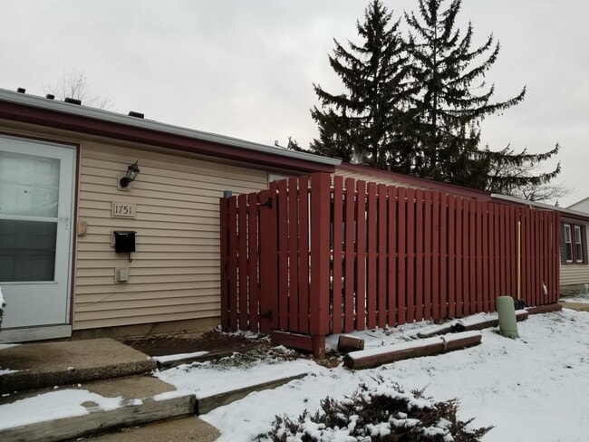 property at 1751 Queensbury Cir