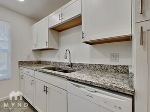 6649 W Ocotillo Rd in Glendale, AZ - Building Photo - Building Photo