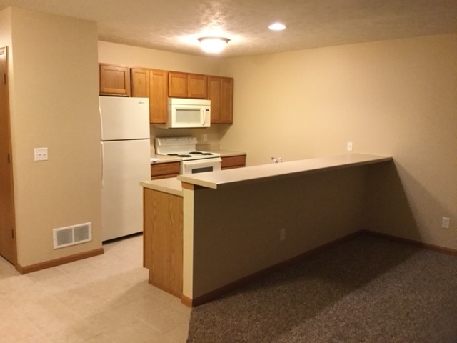7316 Wallingford Way, Unit eileen holtan in Rockford, IL - Building Photo - Building Photo