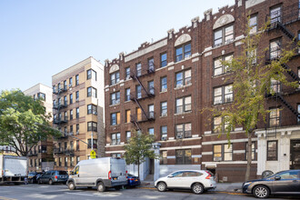 65-67 Nagle Ave in New York, NY - Building Photo - Building Photo