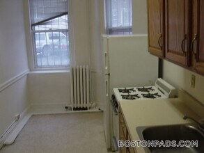 137 Park Dr, Unit B45 in Boston, MA - Building Photo - Building Photo