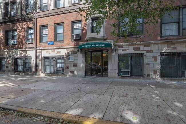 property at 539 W Arlington Pl