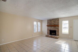 708 N Cooper St in Arlington, TX - Building Photo - Building Photo