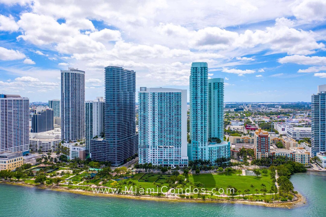 1800 N Bayshore Dr in Miami, FL - Building Photo