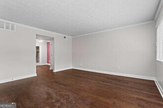 120 Biscayne Dr NW in Atlanta, GA - Building Photo - Building Photo