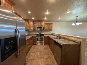 125 Gayland Dr in Clovis, NM - Building Photo - Building Photo