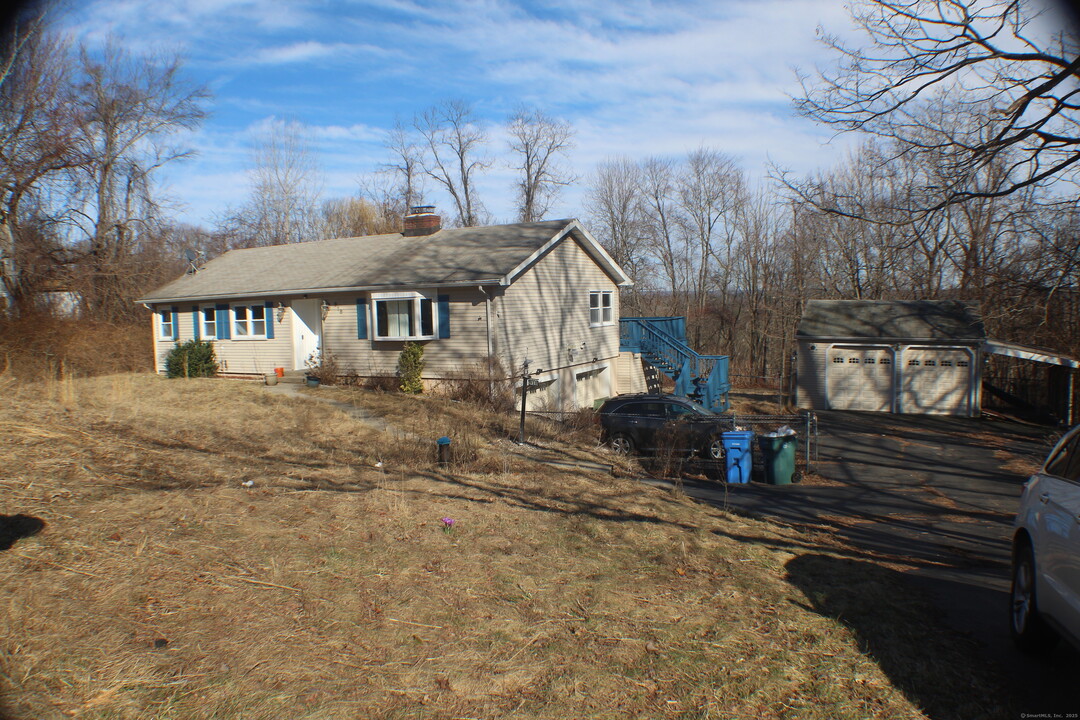 918 Wintergreen Ave in Hamden, CT - Building Photo